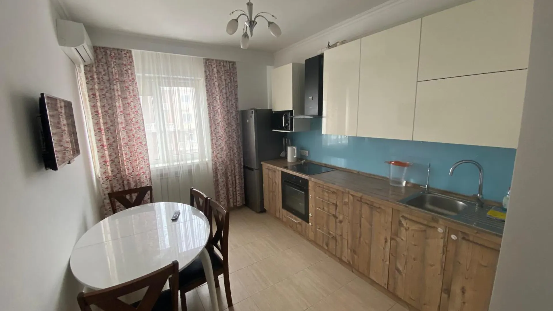 Двухкомнатная Квартира Рядом С Трц Адк Almaty Apartment